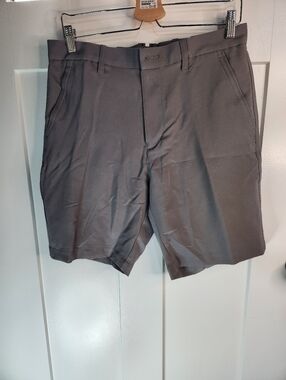 Salt Life Men's Flat-Front Gray Shorts